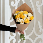 Розы дешево, 17 штук. Цвет: белый и жёлтый. Доставка круглосуточно в Санкт-Петербурге - Фотография 2