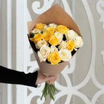 Розы дешево, 19 штук. Цвет: белый и жёлтый. Доставка круглосуточно в Санкт-Петербурге - Фотография 2 Розы дешево, 19 штук. Цвет: белый и жёлтый. Доставка круглосуточно в Санкт-Петербурге - Фотография 2