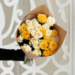 Розы дешево, 25 штук. Цвет: белый и жёлтый. Доставка круглосуточно в Санкт-Петербурге - Фотография 2