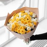 Розы дешево, 55 штук. Цвет: белый и жёлтый. Доставка круглосуточно в Санкт-Петербурге - Фотография 3