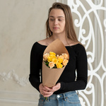 Розы дешево, 11 штук. Цвет: жёлтый и персиковый. Доставка круглосуточно в Санкт-Петербурге - Фотография 1