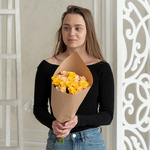 Розы дешево, 19 штук. Цвет: жёлтый и персиковый. Доставка круглосуточно в Санкт-Петербурге - Фотография 1