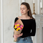 Розы дешево, 11 штук. Цвет:розовый и жёлтый. Доставка круглосуточно в Санкт-Петербурге - Фотография 1