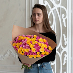 Розы дешево, 75 штук. Цвет:розовый и жёлтый. Доставка круглосуточно в Санкт-Петербурге - Фотография 1