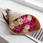 Розы дешево, 17 штук. Цвет: белый и розовый. Доставка круглосуточно в Санкт-Петербурге - Фотография 3