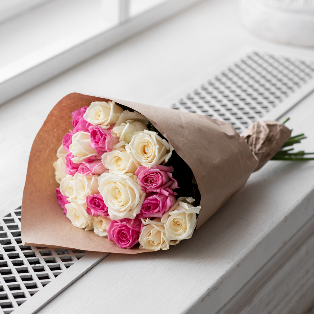 Розы белые и розовые недорого: 23 цветков