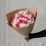 Розы дешево, 51 шт. Цвет: белый и розовый. Доставка круглосуточно в Санкт-Петербурге - Фотография 2