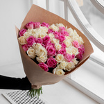 Розы дешево, 55 штук. Цвет: белый и розовый. Доставка круглосуточно в Санкт-Петербурге - Фотография 3