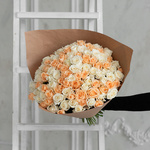 Розы дешево, 101 шт. Цвет: белый и персиковый. Доставка круглосуточно в Санкт-Петербурге - Фотография 2