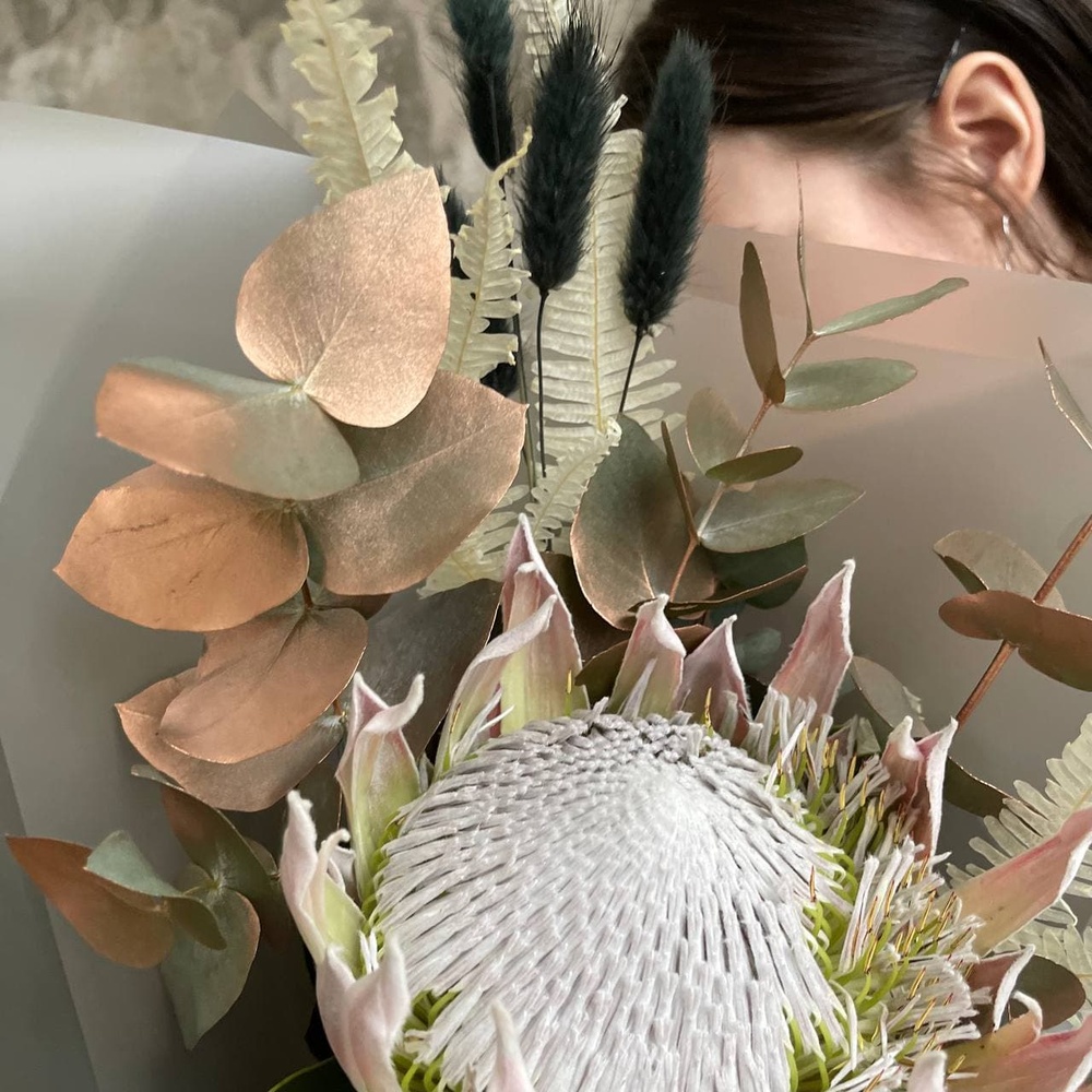 Вечный взрыв: протея, ароматный эвкалипт и лагурус