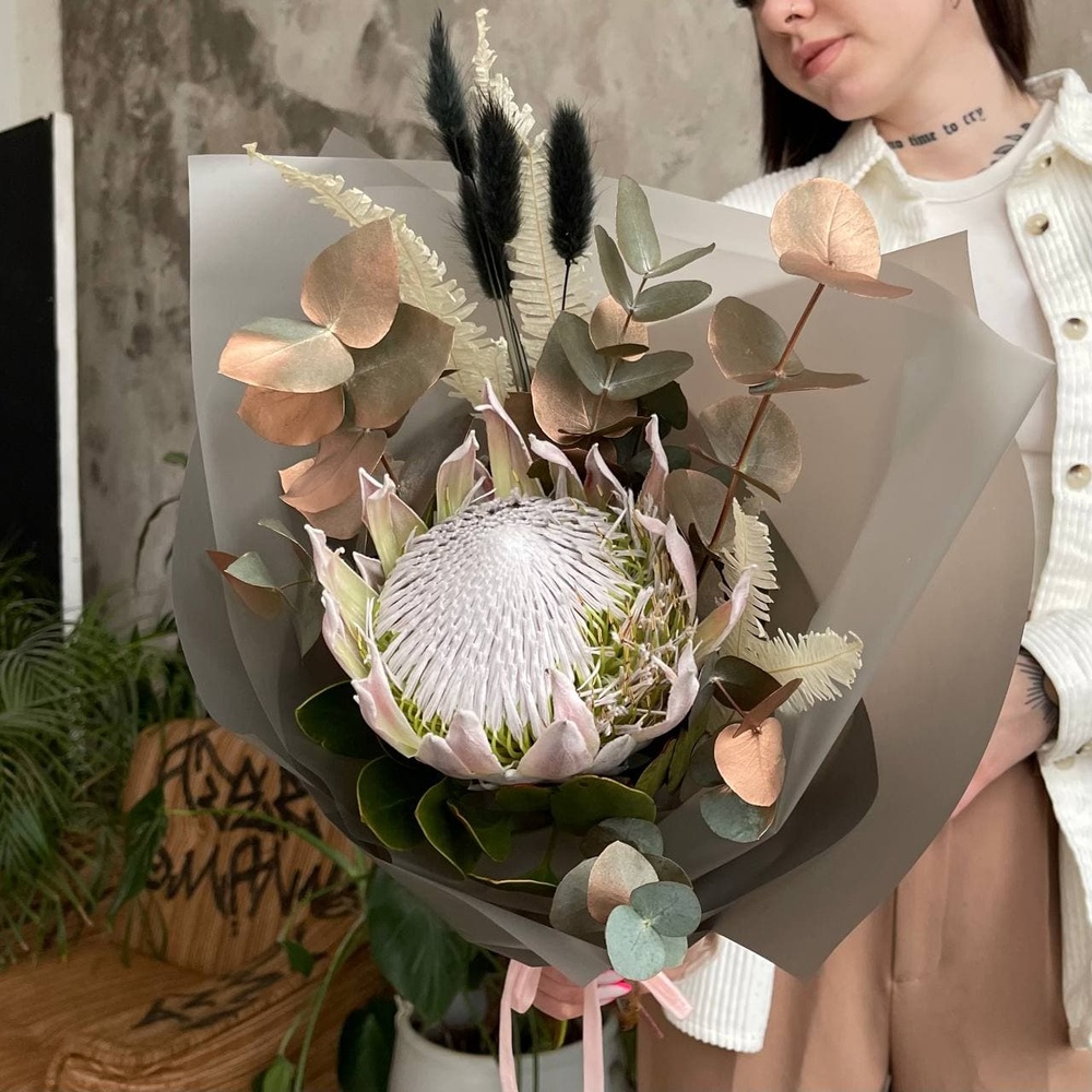 Вечный взрыв: протея, ароматный эвкалипт и лагурус