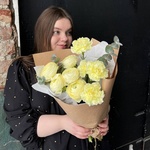 Лимонный сорбет: лимонные ранункулюсы и фактурная гвоздика в Санкт-Петербурге - Фотография 1