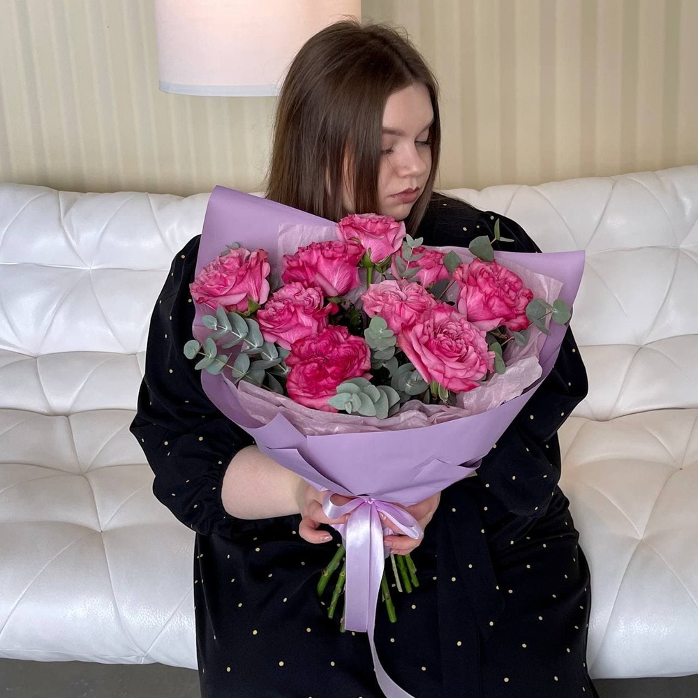 Коралловые рифы: пионовидная роза и ароматный эвкалипт