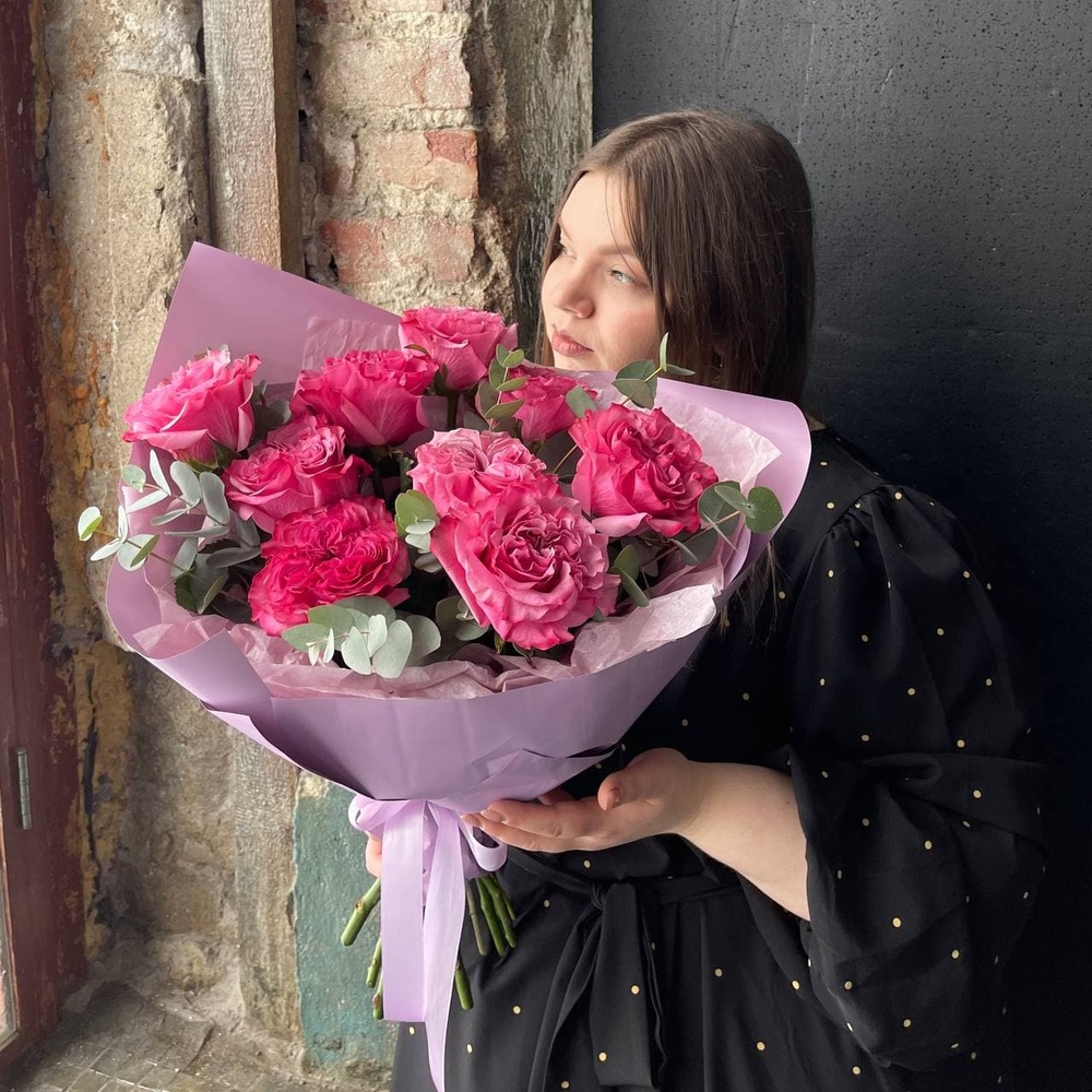 Коралловые рифы: пионовидная роза и ароматный эвкалипт