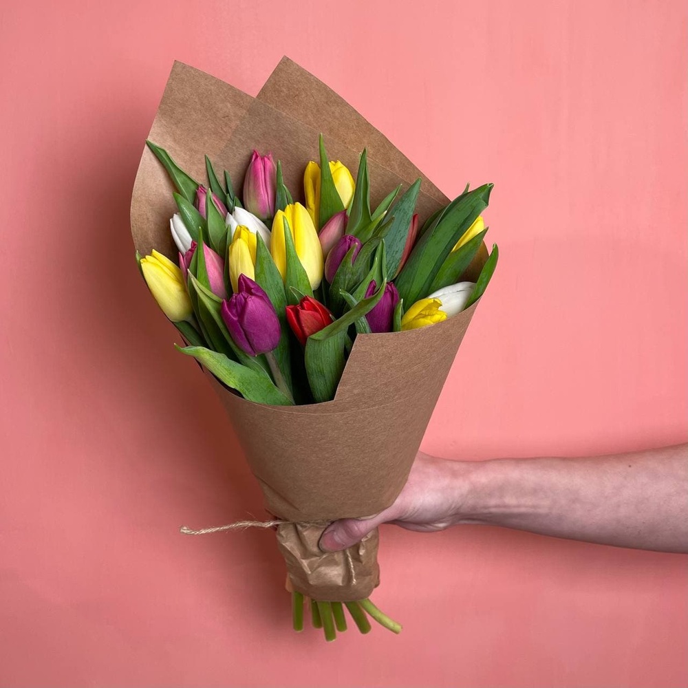 15 разноцветных тюльпанов микс