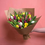 Букет 35 тюльпанов разных цветов. Доставка круглосуточно в СПб - Фотография 3