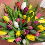 Букет 45 тюльпанов разных цветов. Доставка круглосуточно в СПб - Фотография 3