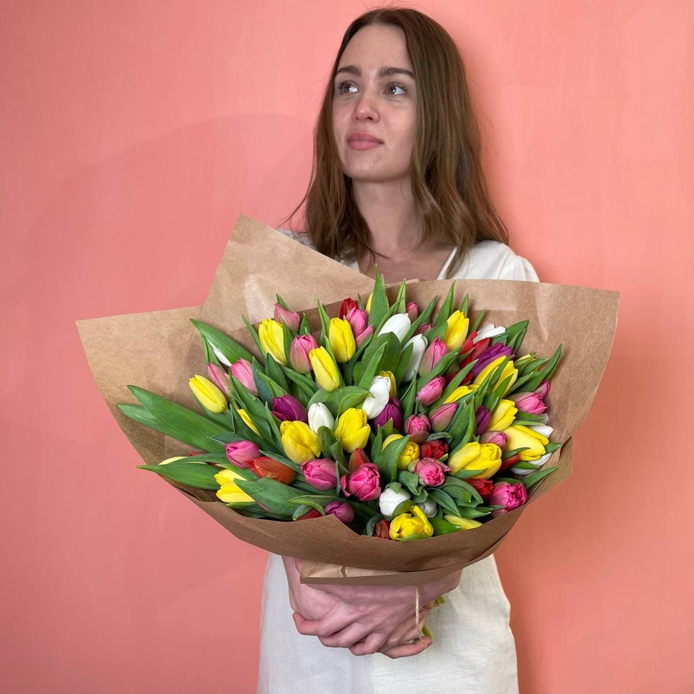 75 разноцветных тюльпанов микс