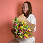 Букет 85 тюльпанов разных цветов. Доставка круглосуточно в СПб - Фотография 8