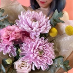 Луна Сен-Тропе: ажурная эустома и хризантема в Санкт-Петербурге - Фотография 2