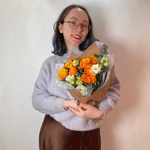 Огни в глазах: яркая роза и ажурная эустома в Санкт-Петербурге - Фотография 4