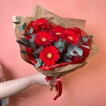 Любовная горячка: букет из гербер и эвкалипта в Санкт-Петербурге - Фотография 6