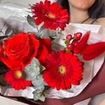 Любовь без памяти: мини-герберы и роза Нина в Санкт-Петербурге - Фотография 2