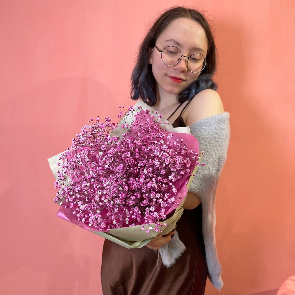 Кис-кис: букет из розовой гипсофилы