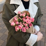 Зайка моя: розовые кустовые розы с оформлением с доставкой по Санкт-Петербургу и Лен обл - Фотография 1