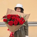 Пылающая Лолита: 19 алых роз с эвкалиптом - Фотография 4