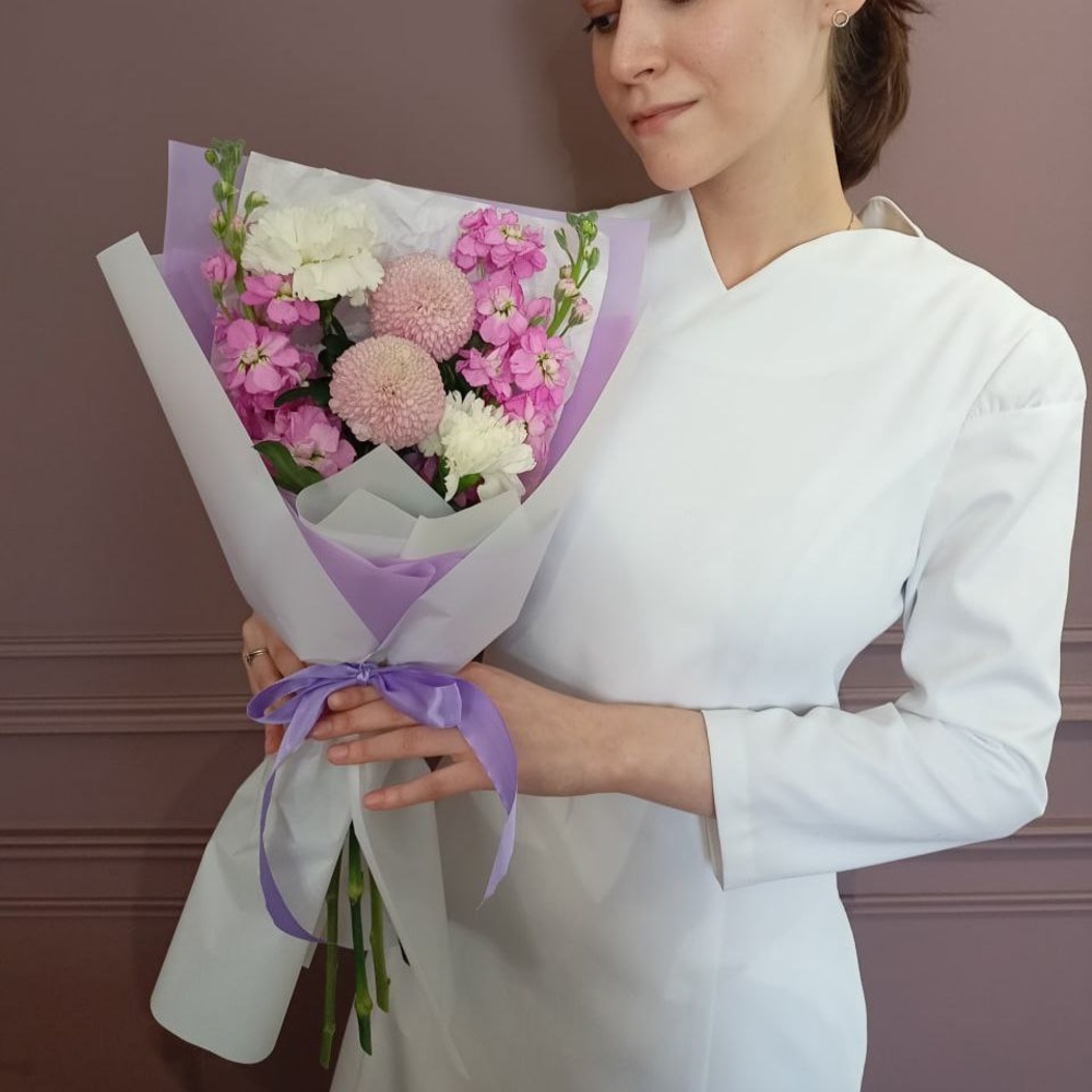 Компактный букет, удобно взять на прогулку