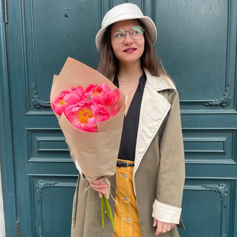 Всё начинается с любви: 3 коралловых пиона в крафте