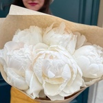 Букет из белых пионов в Санкт-Петербурге - Фотография 4
