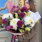 Букет Шалости садовода. Сортовые хризантемы и другие цветы с доставкой в Санкт-Петербурге - Фотография 4