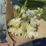 Сахарная пудра: белые герберы, кустовая роза и твидия с доставкой по Санкт-Петербургу и Лен обл - Фотография 2