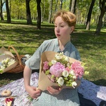 Клубничное мороженое: пышный пион, кружевная эустома и кустовая роза - Фотография 5