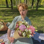 Клубничное мороженое: пышный пион, кружевная эустома и кустовая роза - Фотография 3