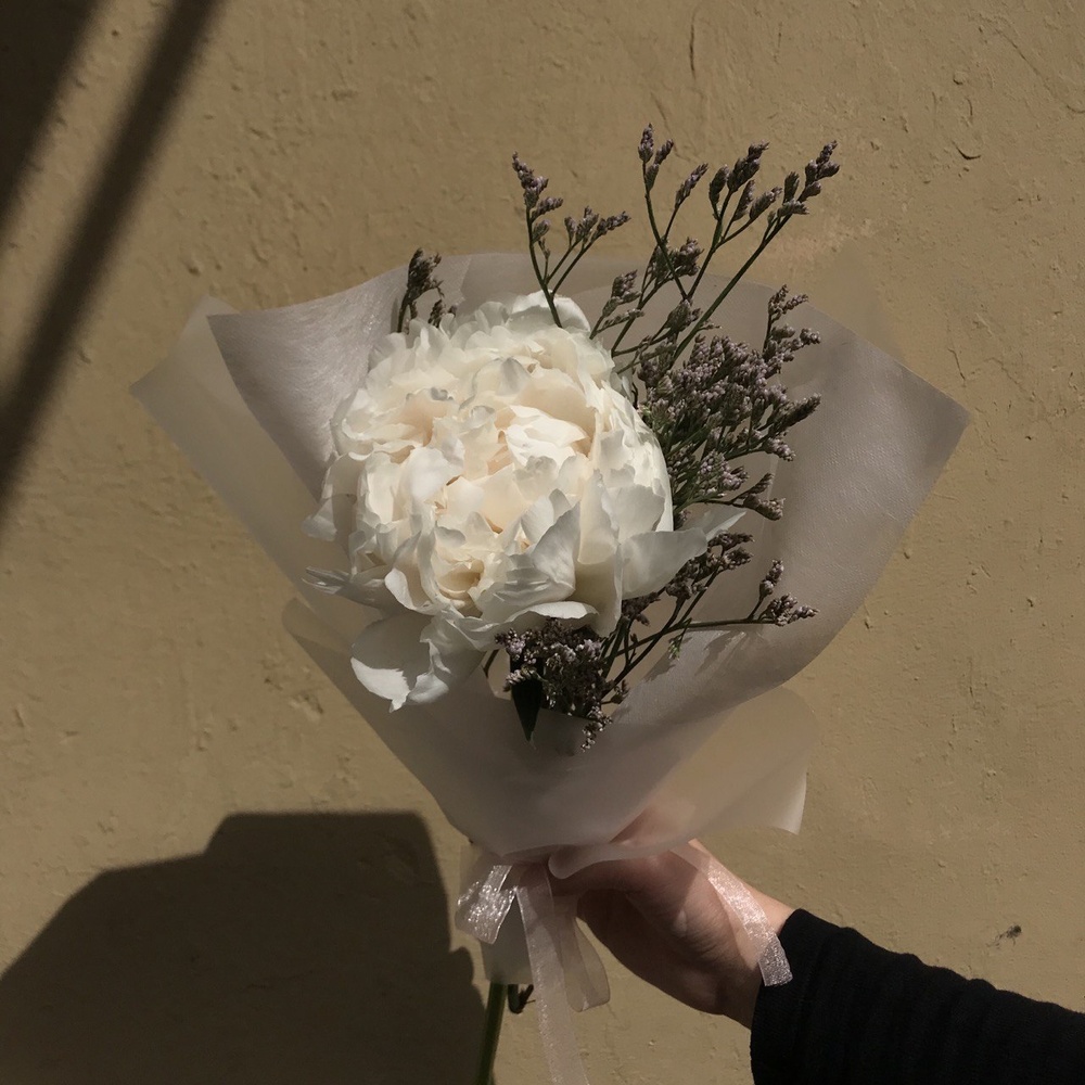 Нежность: волшебный пион и фактурный лимониум