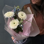 Горный хрусталь: герберы, твидия и паникум с доставкой по СПб - Фотография 3