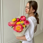 Рен-ле-Шато: коралловые пионы и пионовидная роза в Санкт-Петербурге - Фотография 4