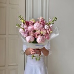 Кимберли: пионы, маттиола и ажурная эустома в Санкт-Петербурге - Фотография 7