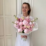 Кимберли: пионы, маттиола и ажурная эустома в Санкт-Петербурге - Фотография 8