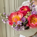 Эль Монте: коралловые пионы и ароматная маттиола в Санкт-Петербурге - Фотография 2