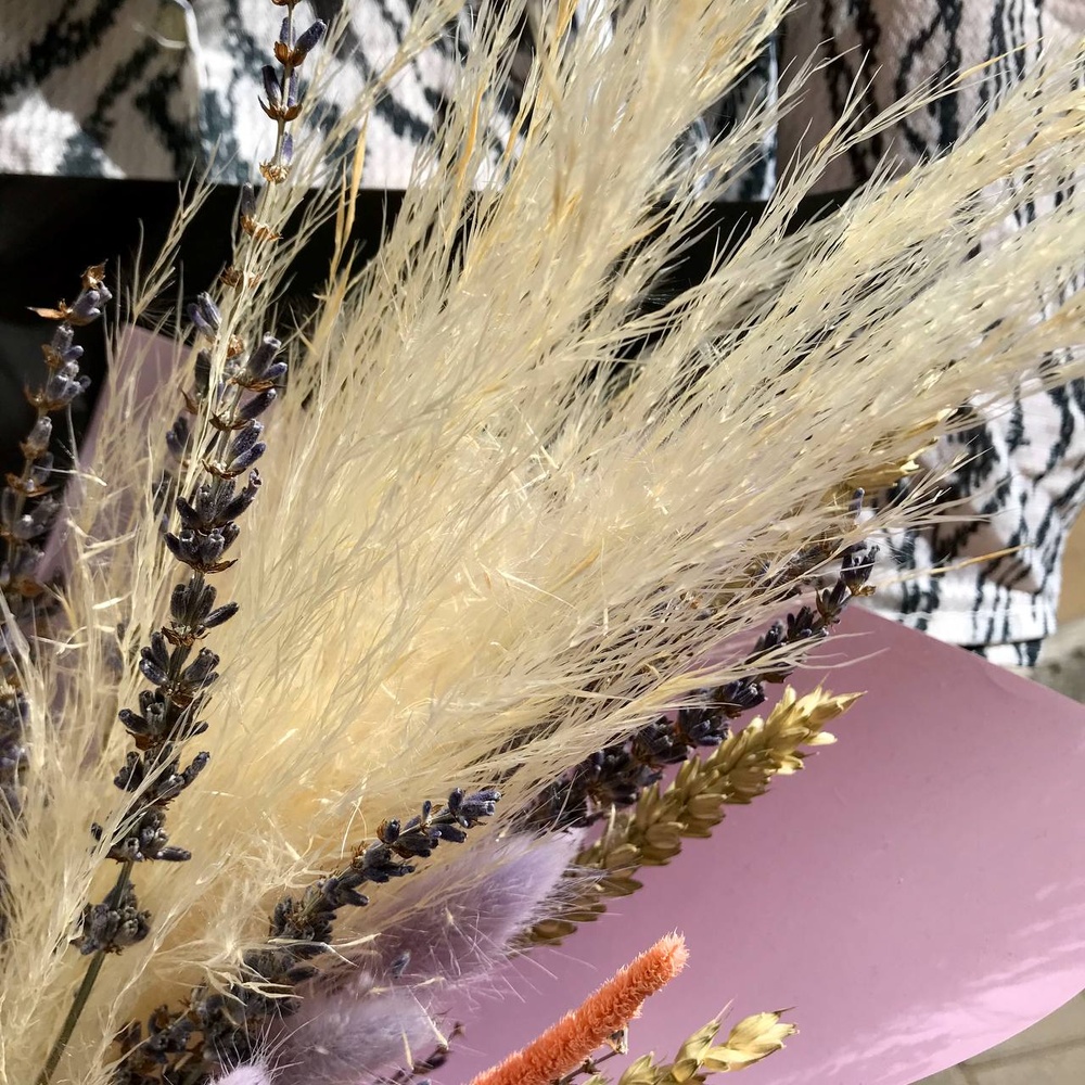 Лавандовое полюшко: яркий вечный букет