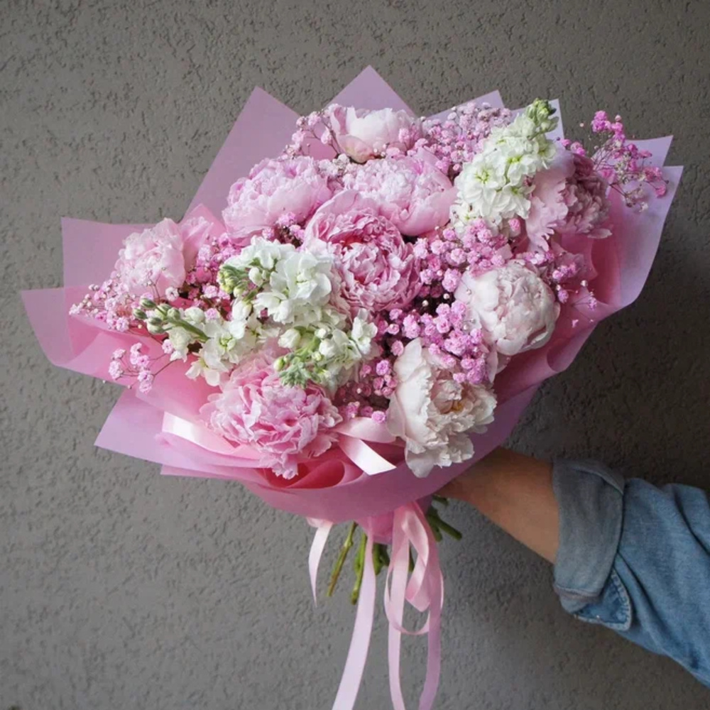 Открой Меня: букет густомахровых пионов, фактурной маттиолы и розовых соцветий