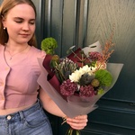 Затерянный оазис: стойкий букет с диантусами, фрезией и сухоцветами с доставкой по СПб - Фотография 7