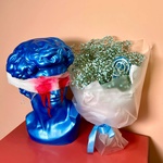 Букет «Сладкая вата» из голубой гипсофилы с карамелью на палочке с доставкой по СПб - Фотография 2