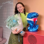 Букет «Сладкая вата» из голубой гипсофилы с карамелью на палочке с доставкой по СПб - Фотография 4