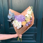 Дыхание лета: гортензия, ромашки, эустома с доставкой по СПб - Фотография 1