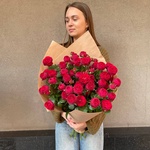 Пламенная маджента: 9 красных пионовидных роз  с доставкой в Санкт- Петербурге - Фотография 1